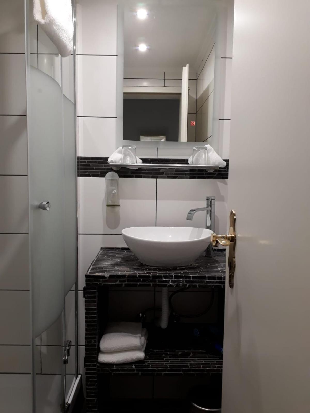 Hotel Restaurant Adria Kroatien Bad Ems Zewnętrze zdjęcie